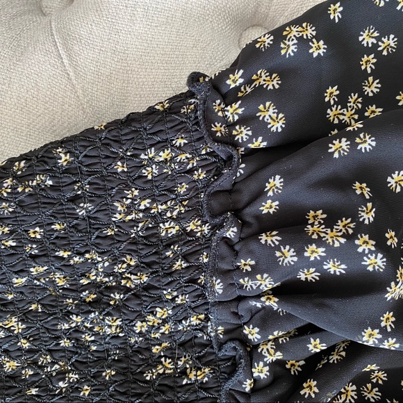 High Wasted Mini Skirt - Picture 3 of 5